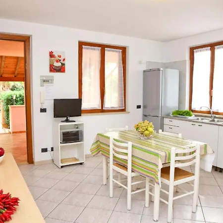 Helle Editerrane Mit Terrasse Und Garten Nur 50 Meter Vom Meer Entfern - B57444 *