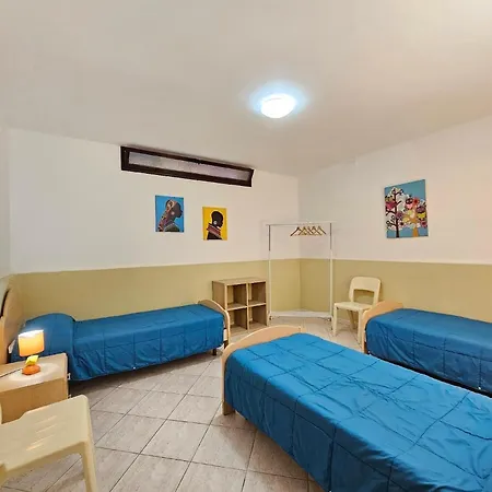 Helle Editerrane Mit Terrasse Und Garten Nur 50 Meter Vom Meer Entfern - B57444 Holiday home Cefalu